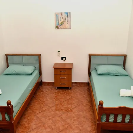 Gridi- Me Qera Apartment *