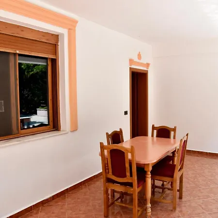 Apartment Gridi- Me Qera