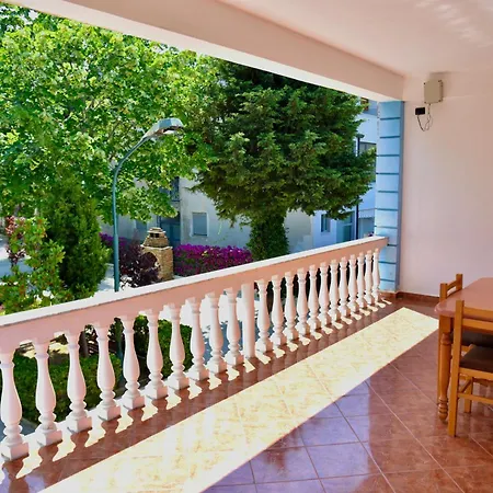 Apartment Gridi- Me Qera *