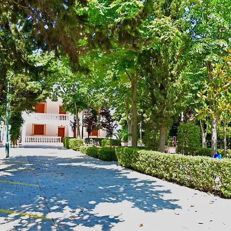 Gridi- Me Qera Apartment *